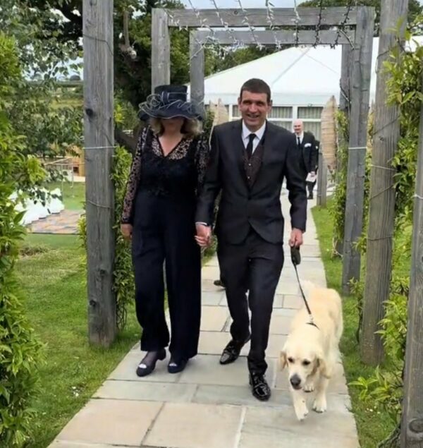 Couple's Wedding Takes an Unexpected Turn with Adorable Four-Legged Guests-1