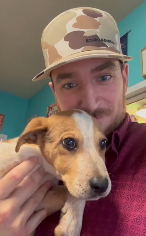 Man's Surprise Encounter at Shelter Will Melt Your Heart-1