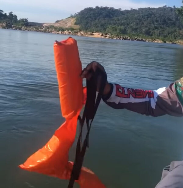 Fishermen's Incredible River Rescue: Unexpected Animal Reveals a Surprising Twist-1